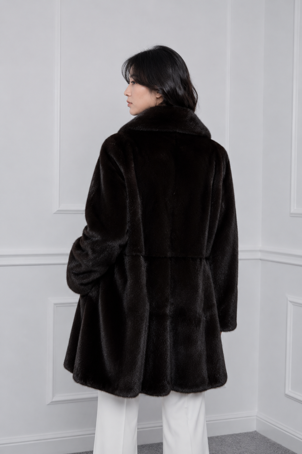 Blackglama Mink Coat with Collar & Zip Pockets